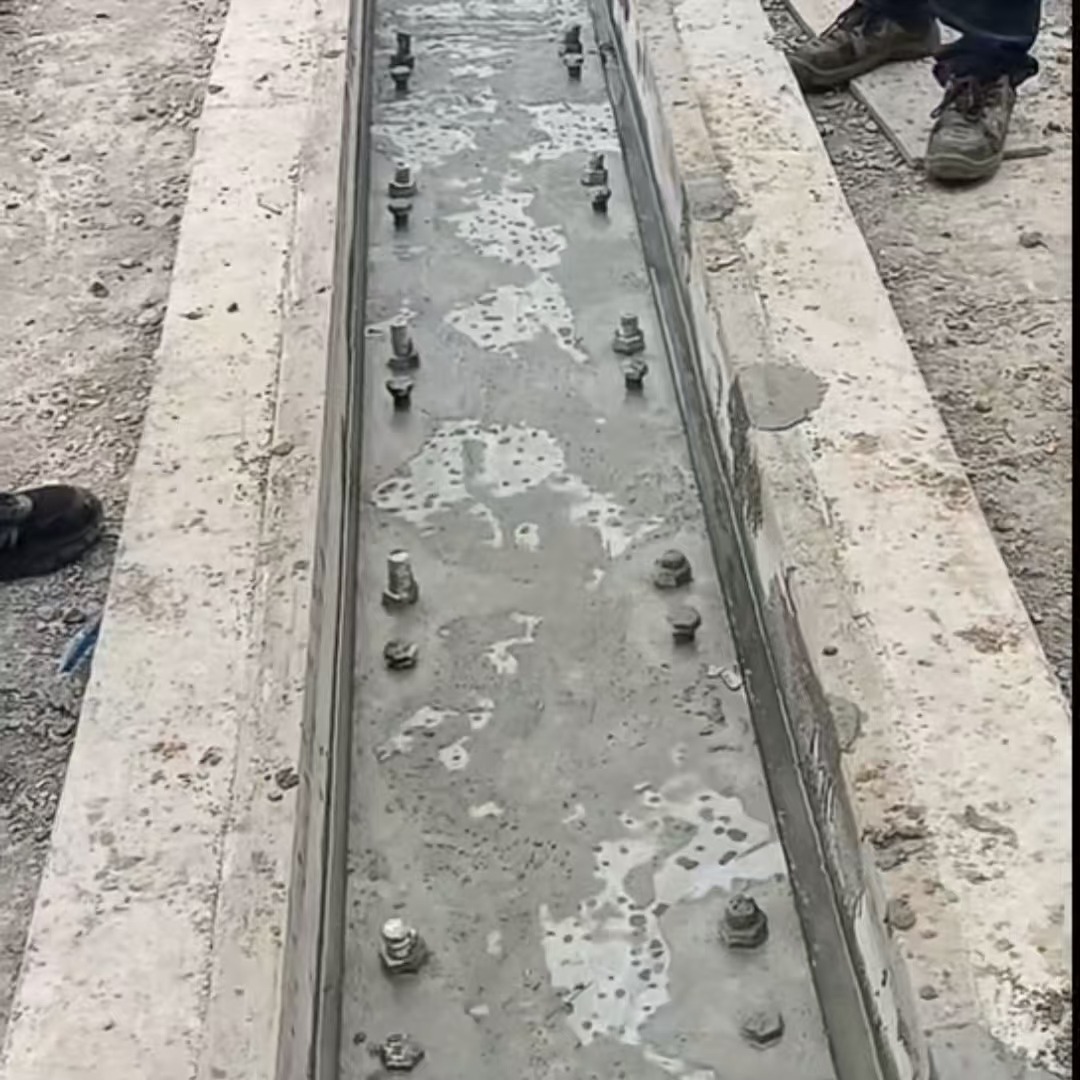 盐边港口码头起重机龙门吊重型机械设备稳固用早强快凝轨道胶泥